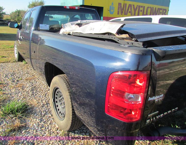 image for item G4242 2012 Chevrolet Silverado 1500 Ext. Cab pickup truck