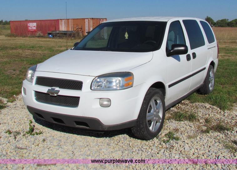 image for item G4243 2005 Chevrolet Uplander van