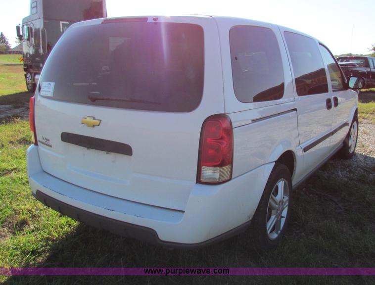 image for item G4243 2005 Chevrolet Uplander van
