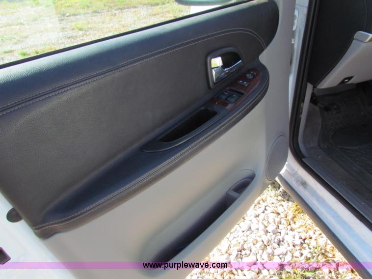 image for item G4243 2005 Chevrolet Uplander van