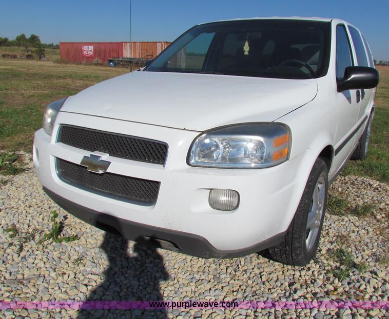 image for item G4243 2005 Chevrolet Uplander van