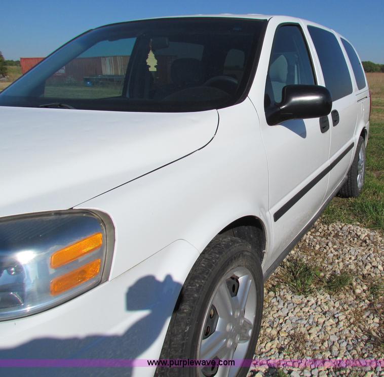 image for item G4243 2005 Chevrolet Uplander van