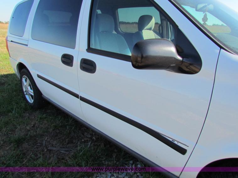 image for item G4243 2005 Chevrolet Uplander van