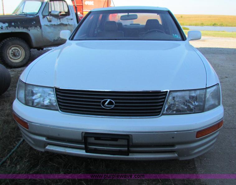 image for item G4244 1995 Lexus LS400