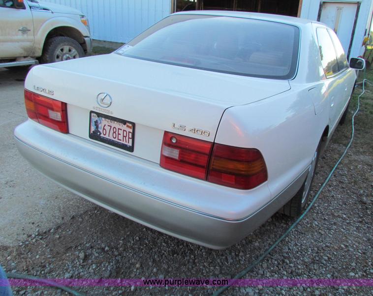 image for item G4244 1995 Lexus LS400