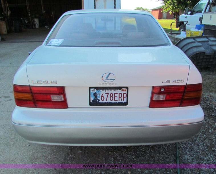 image for item G4244 1995 Lexus LS400