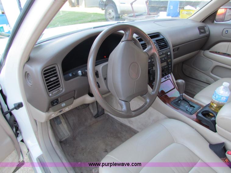 image for item G4244 1995 Lexus LS400