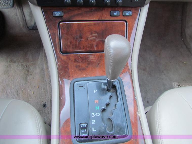 image for item G4244 1995 Lexus LS400