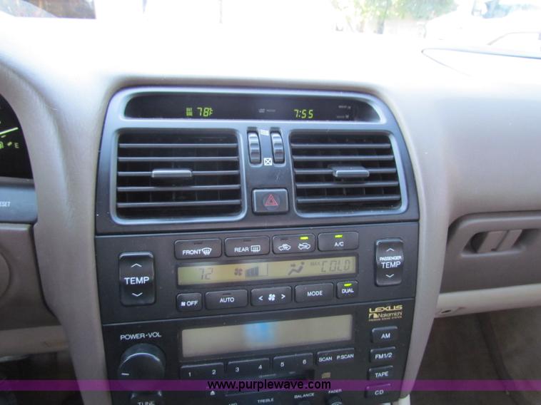 image for item G4244 1995 Lexus LS400