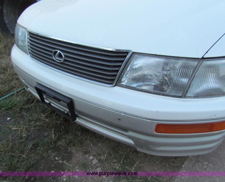image for item G4244 1995 Lexus LS400