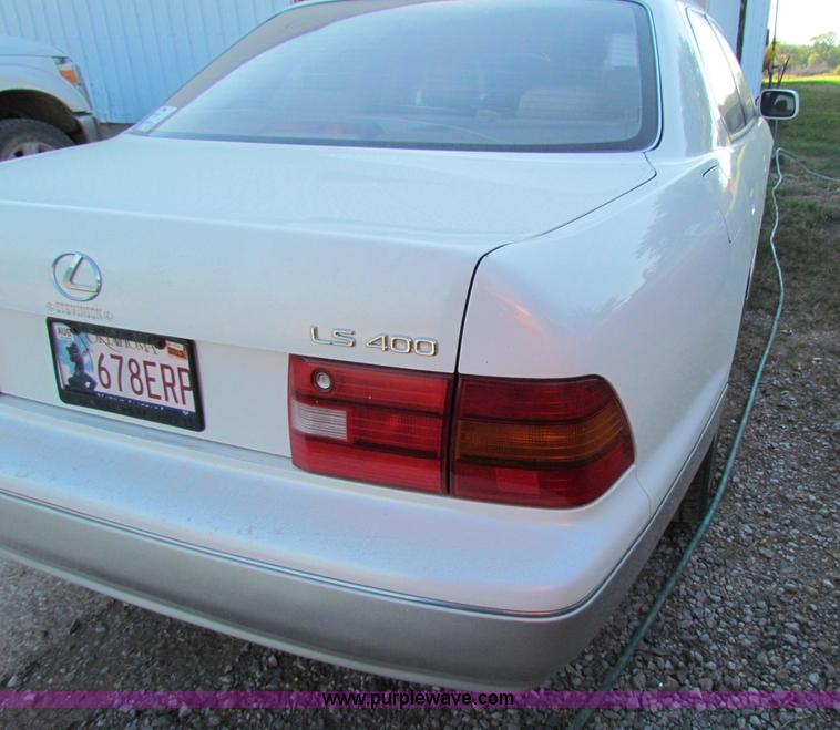 image for item G4244 1995 Lexus LS400