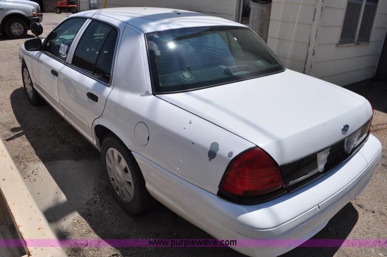 image for item G6063 2006 Ford Crown Victoria Police Interceptor