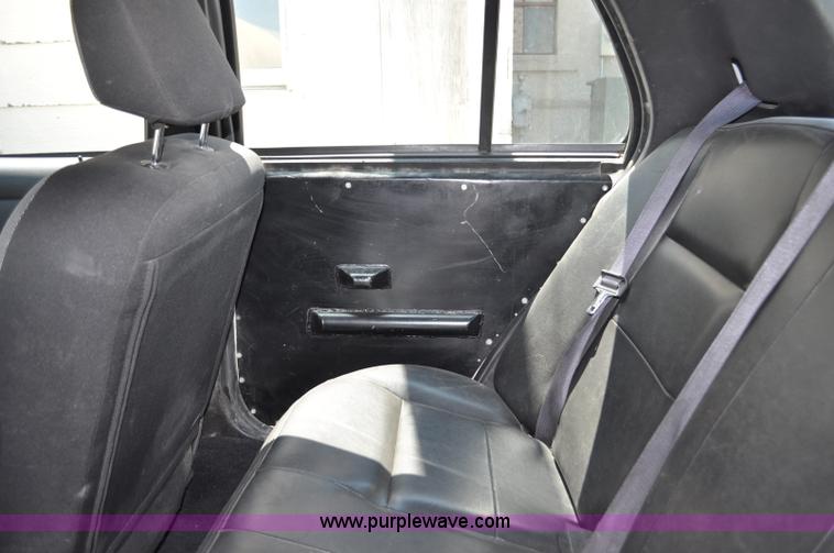 image for item G6063 2006 Ford Crown Victoria Police Interceptor