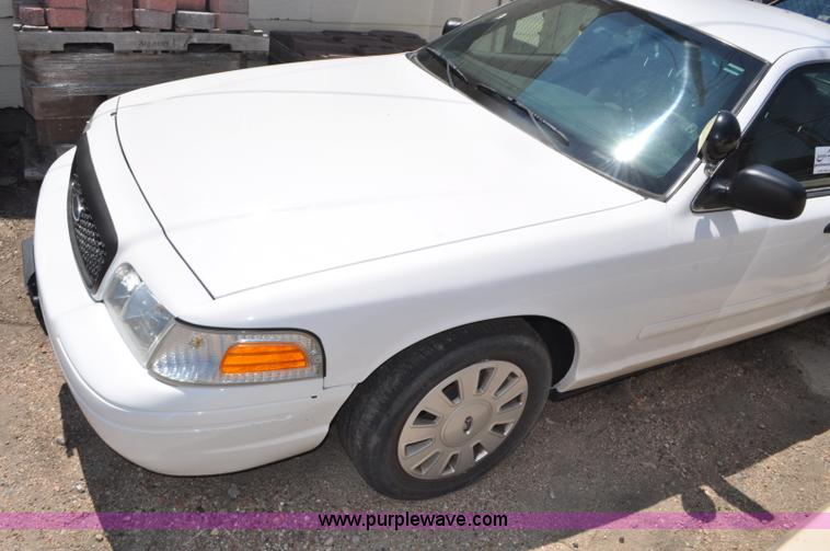 image for item G6063 2006 Ford Crown Victoria Police Interceptor