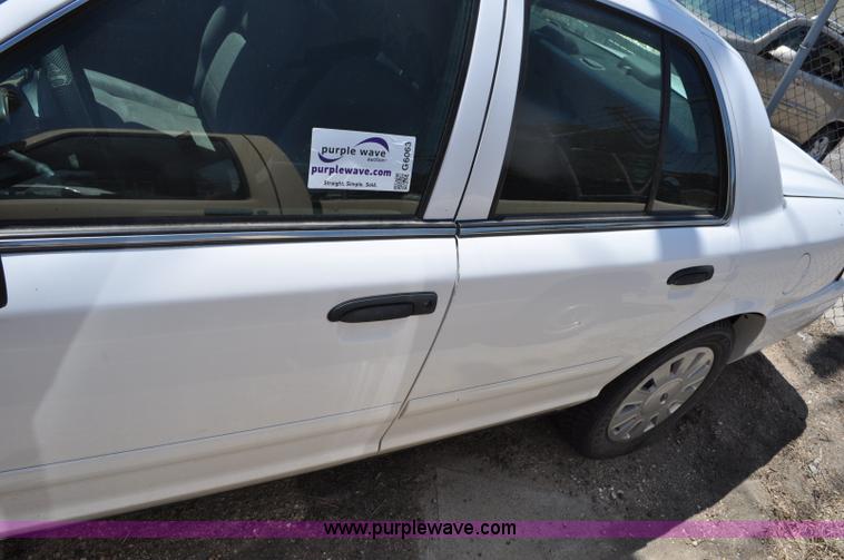 image for item G6063 2006 Ford Crown Victoria Police Interceptor