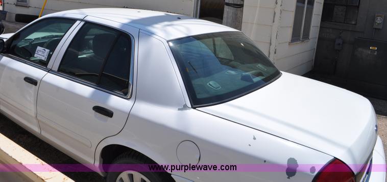 image for item G6063 2006 Ford Crown Victoria Police Interceptor