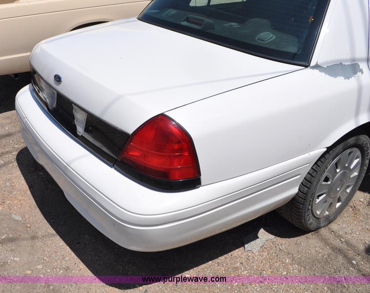 image for item G6063 2006 Ford Crown Victoria Police Interceptor