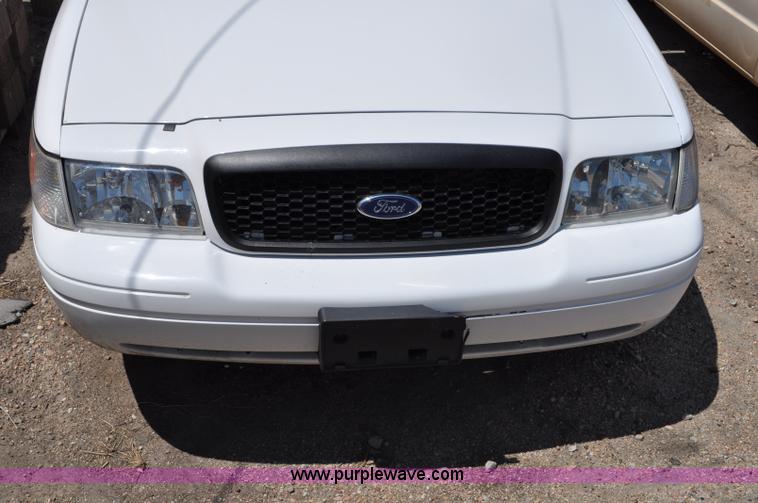 image for item G6063 2006 Ford Crown Victoria Police Interceptor