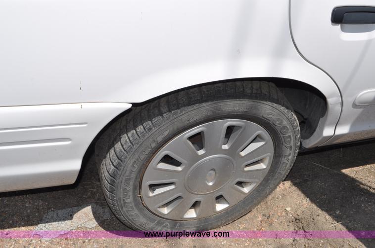 image for item G6063 2006 Ford Crown Victoria Police Interceptor