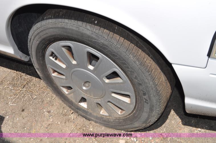 image for item G6063 2006 Ford Crown Victoria Police Interceptor