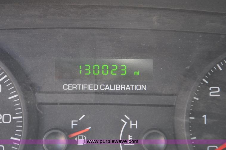 image for item G6063 2006 Ford Crown Victoria Police Interceptor