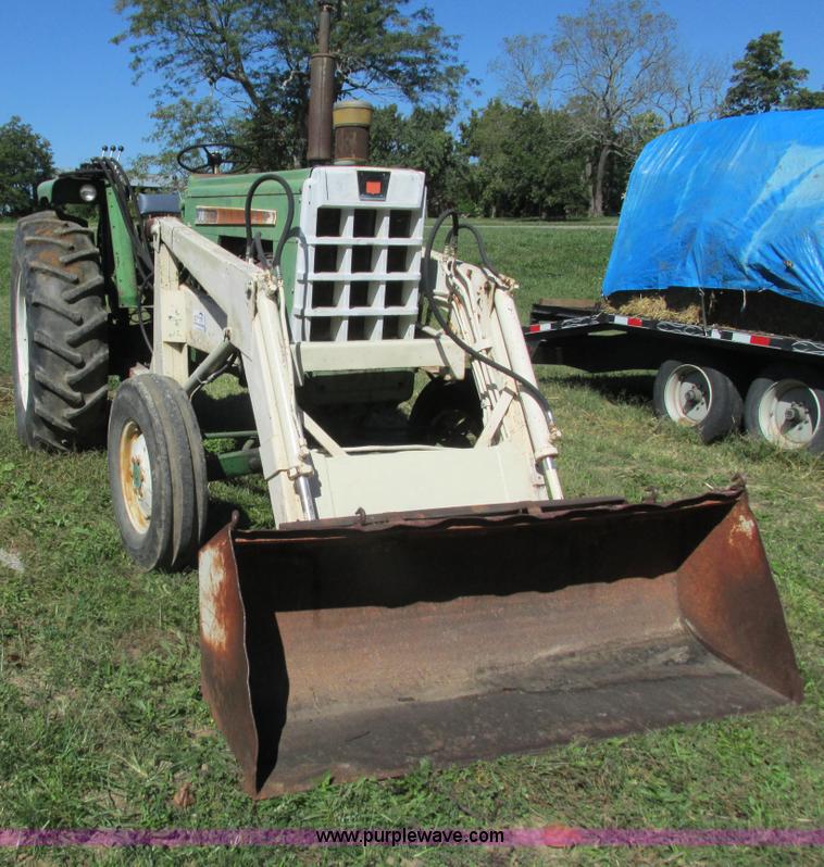 image for item G9409 Oliver 1600 tractor