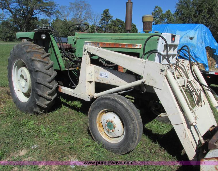 image for item G9409 Oliver 1600 tractor