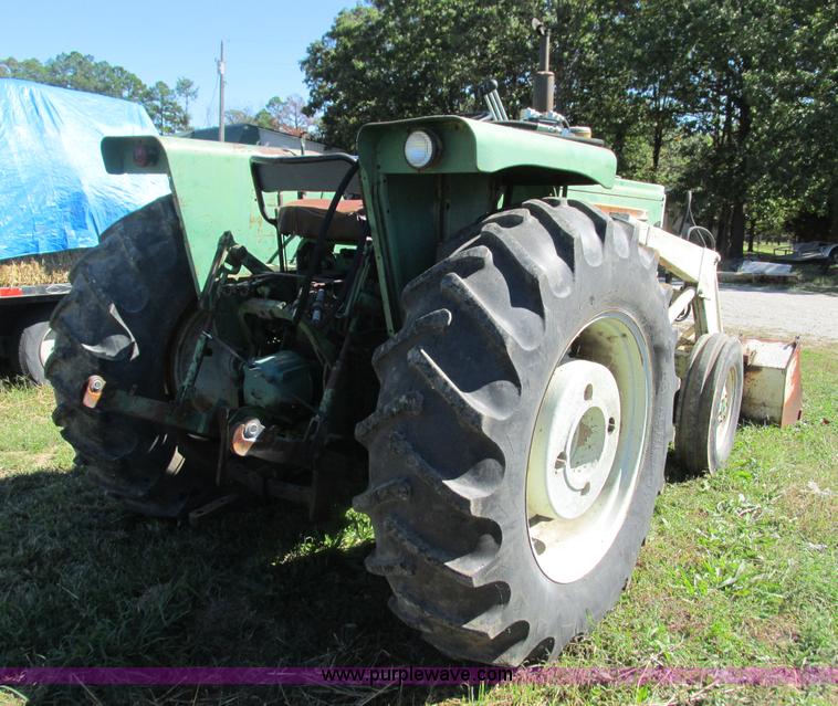 image for item G9409 Oliver 1600 tractor