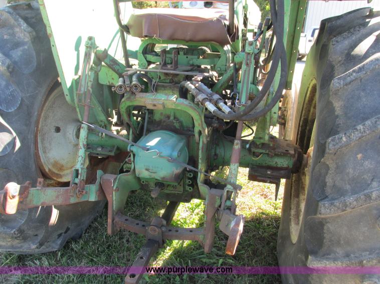 image for item G9409 Oliver 1600 tractor