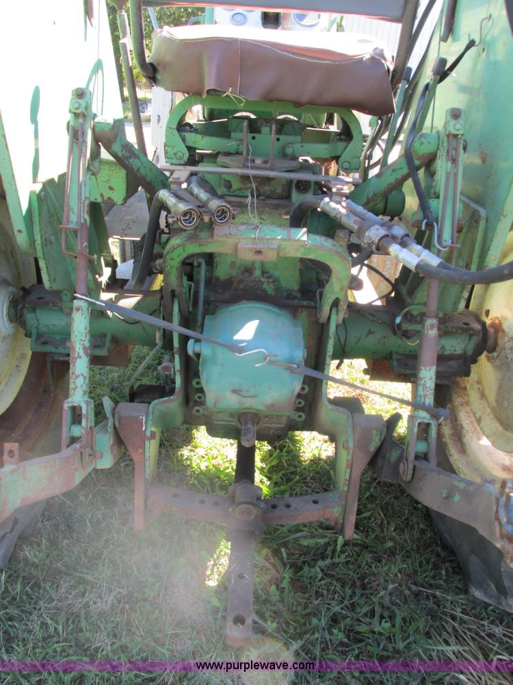 image for item G9409 Oliver 1600 tractor