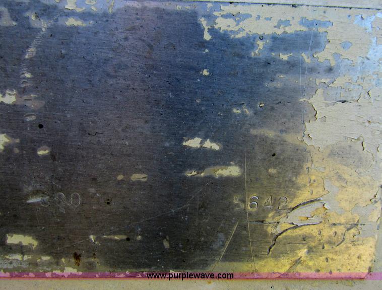 image for item G9409 Oliver 1600 tractor