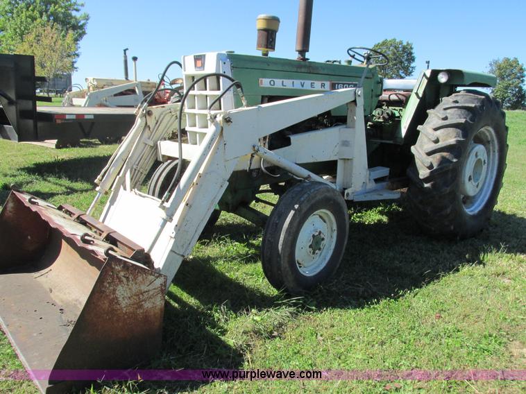 image for item G9409 Oliver 1600 tractor
