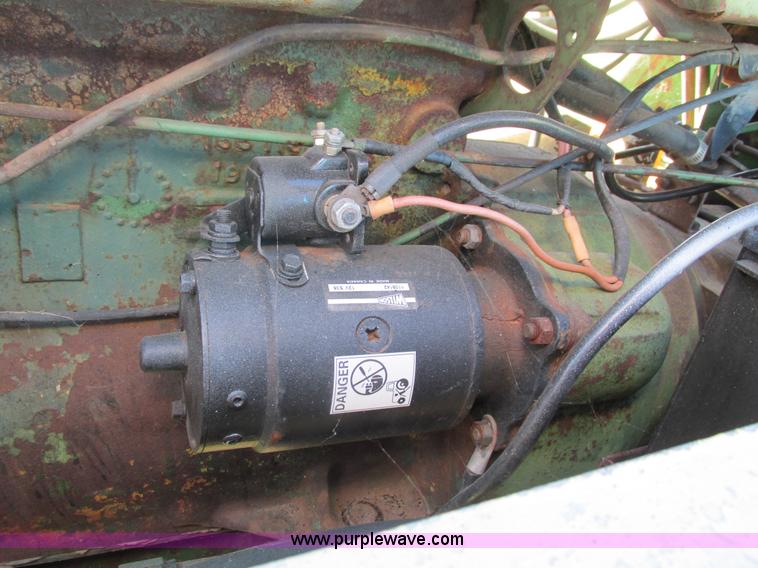 image for item G9409 Oliver 1600 tractor