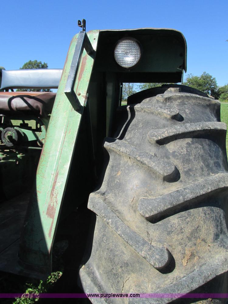 image for item G9409 Oliver 1600 tractor