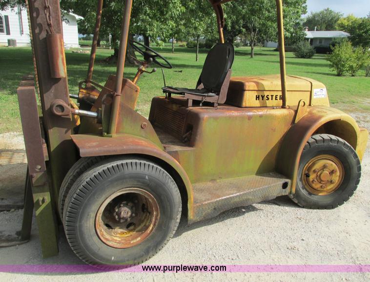 image for item G9415 1970 Hyster H150-CM1L forklift