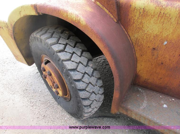 image for item G9415 1970 Hyster H150-CM1L forklift