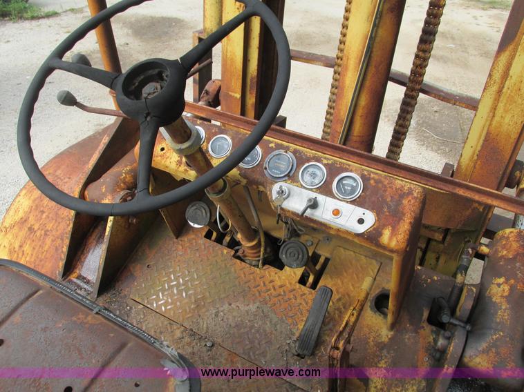 image for item G9415 1970 Hyster H150-CM1L forklift