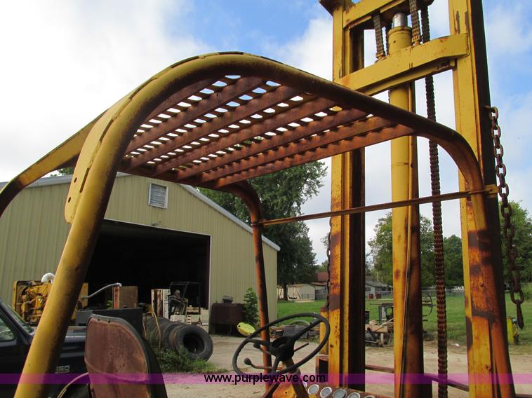 image for item G9415 1970 Hyster H150-CM1L forklift