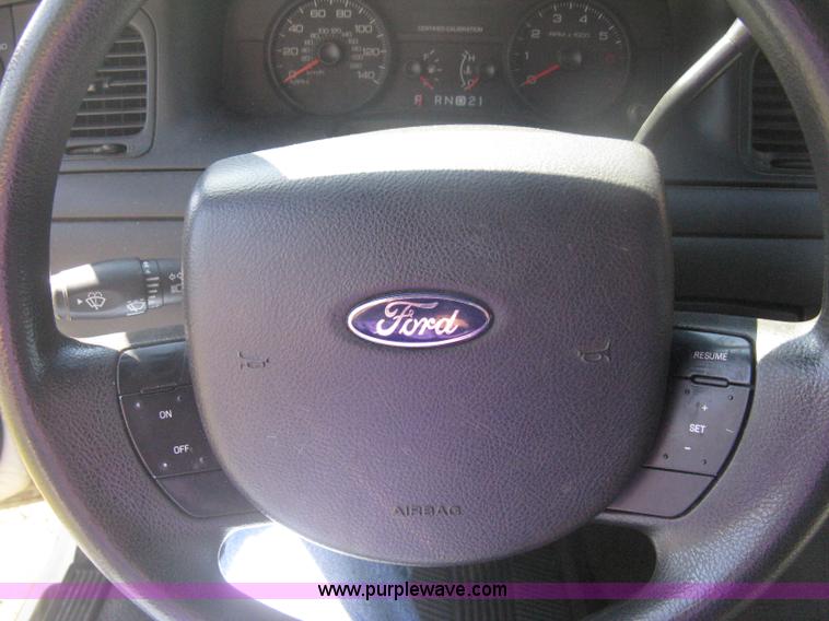 image for item H6276 2008 Ford Crown Victoria Police Interceptor