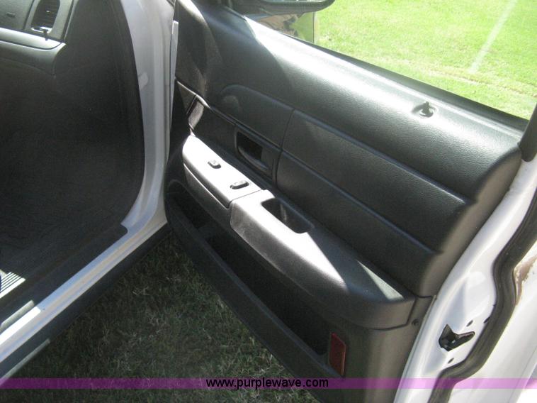 image for item H6276 2008 Ford Crown Victoria Police Interceptor