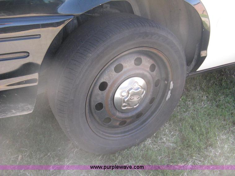 image for item H6276 2008 Ford Crown Victoria Police Interceptor