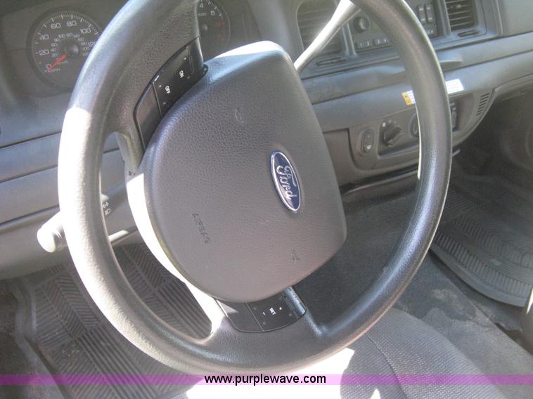 image for item H6277 2008 Ford Crown Victoria Police Interceptor