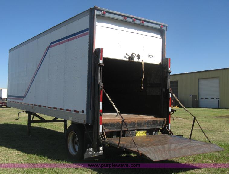 image for item H6278 1990 Fruehauf F889-NF1-28W pup dry van trailer