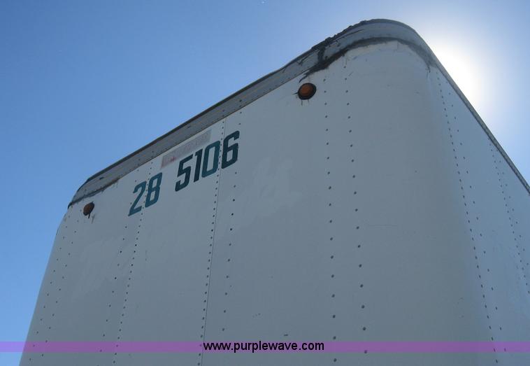 image for item H6278 1990 Fruehauf F889-NF1-28W pup dry van trailer