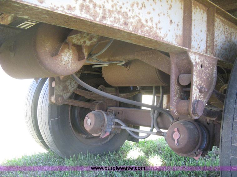 image for item H6278 1990 Fruehauf F889-NF1-28W pup dry van trailer