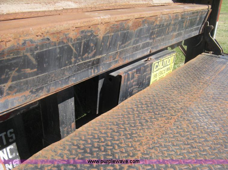 image for item H6278 1990 Fruehauf F889-NF1-28W pup dry van trailer