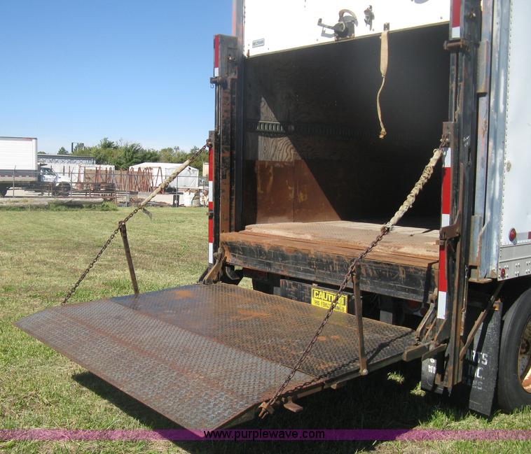 image for item H6278 1990 Fruehauf F889-NF1-28W pup dry van trailer
