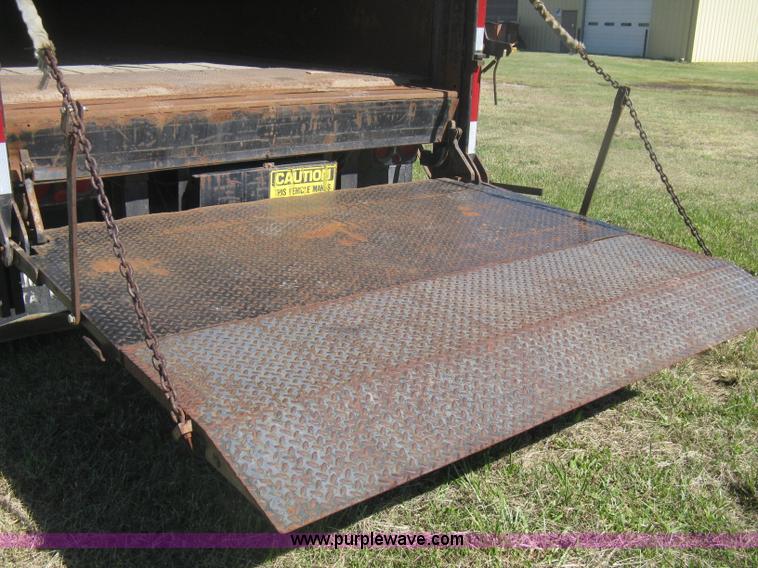 image for item H6278 1990 Fruehauf F889-NF1-28W pup dry van trailer