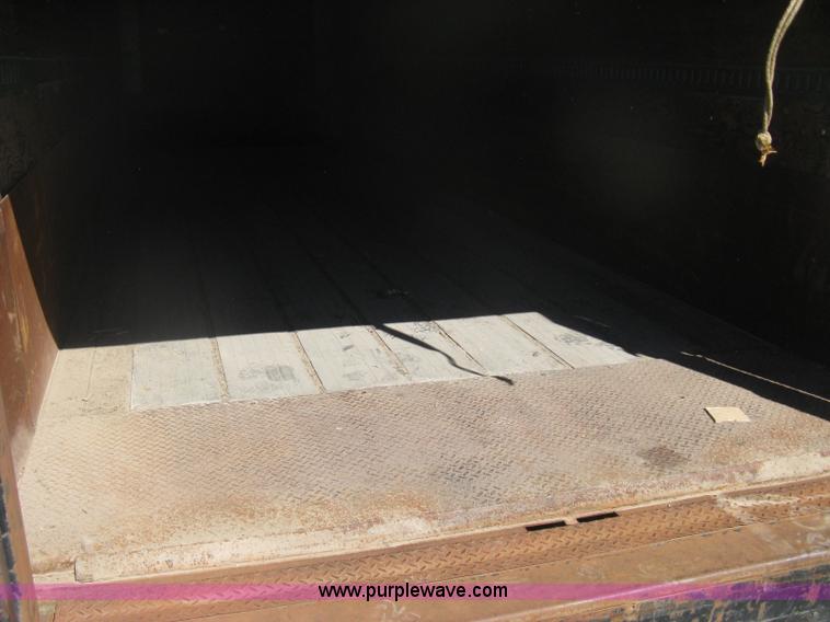 image for item H6278 1990 Fruehauf F889-NF1-28W pup dry van trailer