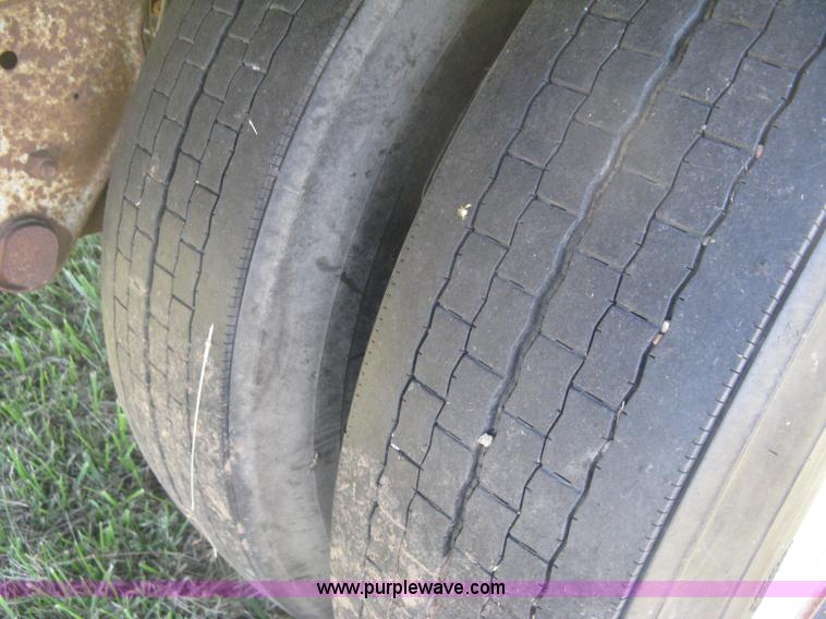 image for item H6278 1990 Fruehauf F889-NF1-28W pup dry van trailer